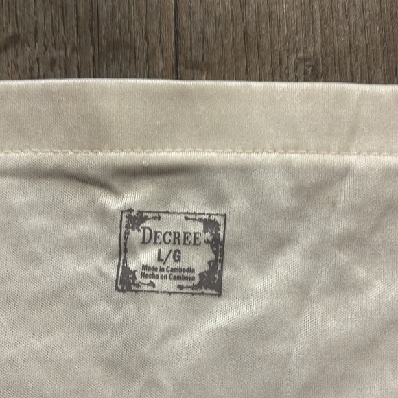 DECREE SEQUIN MINI SKIRT - Picture 2 of 4